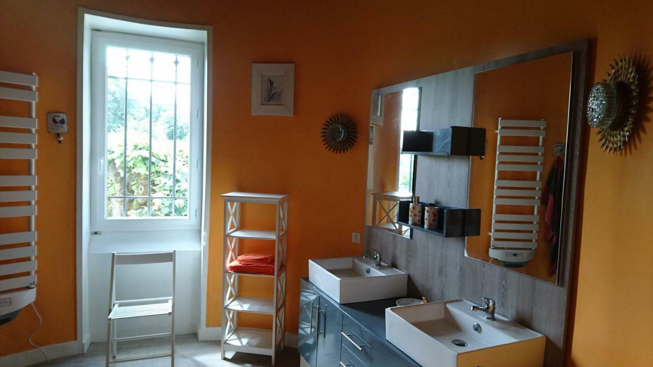 Bed and Breakfast Pierre Deluen Domaine De La Grange De Quaire Chassenon Exterior foto