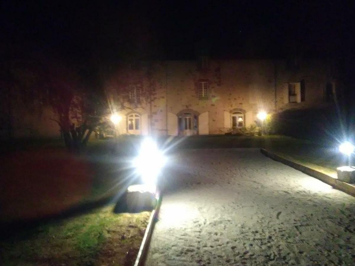 Bed and Breakfast Pierre Deluen Domaine De La Grange De Quaire Chassenon Exterior foto